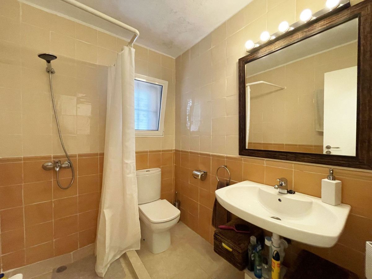Se vende Villa - Chalet de 4 dormitorios en Costa Blanca, Alicante, España