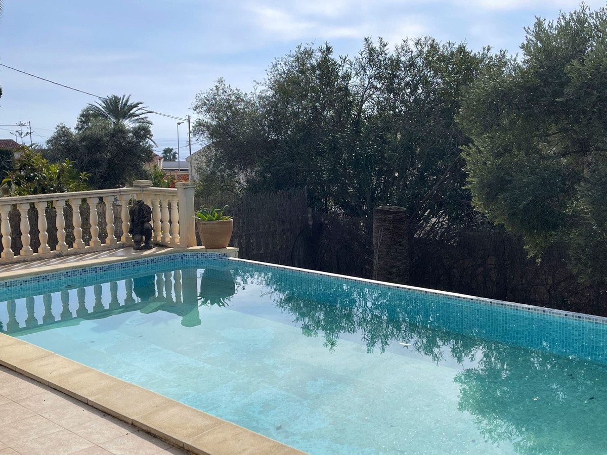 Se vende Villa - Chalet de 4 dormitorios en Costa Blanca, Alicante, España
