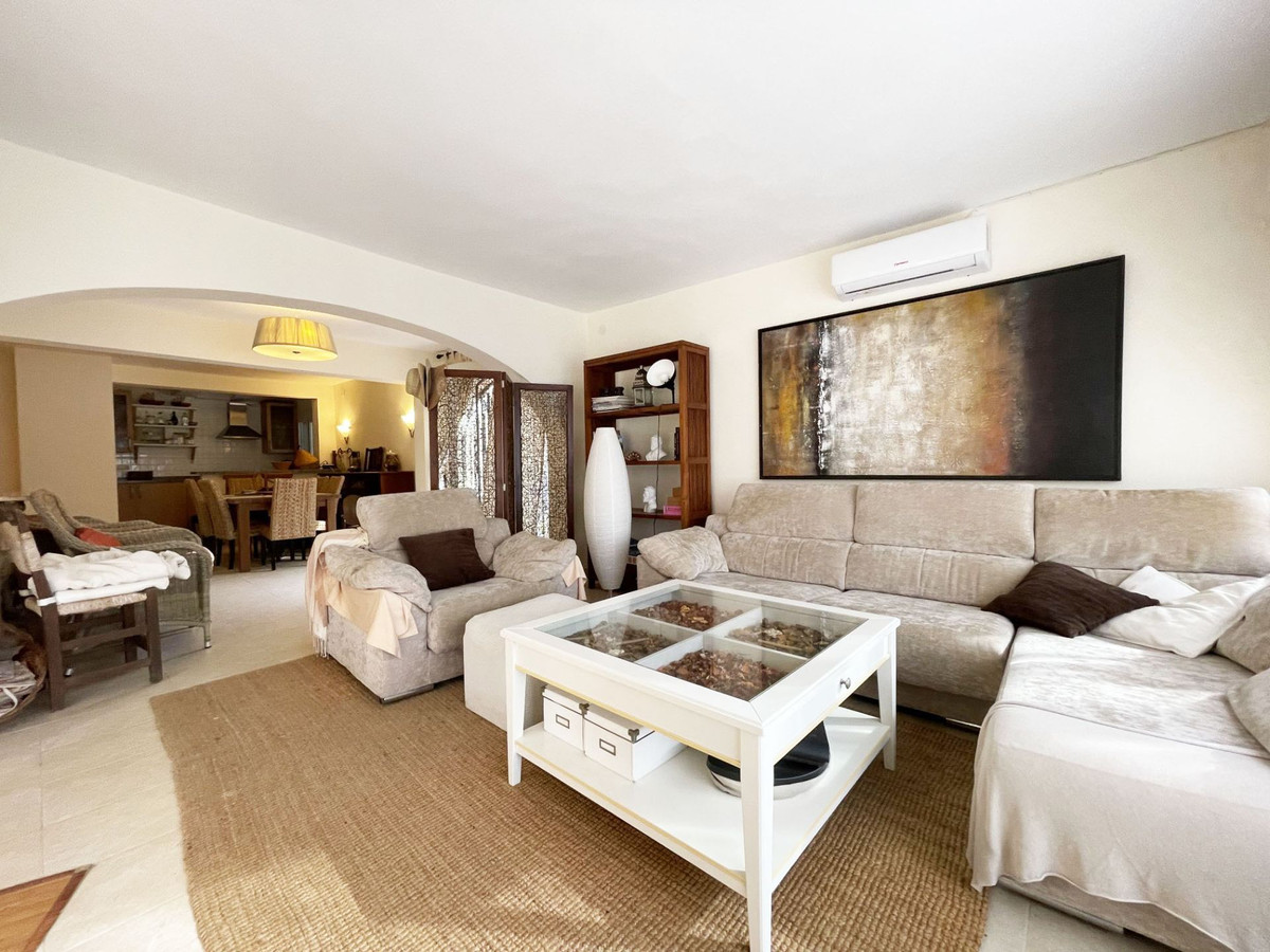 Se vende Villa - Chalet de 4 dormitorios en Costa Blanca, Alicante, España