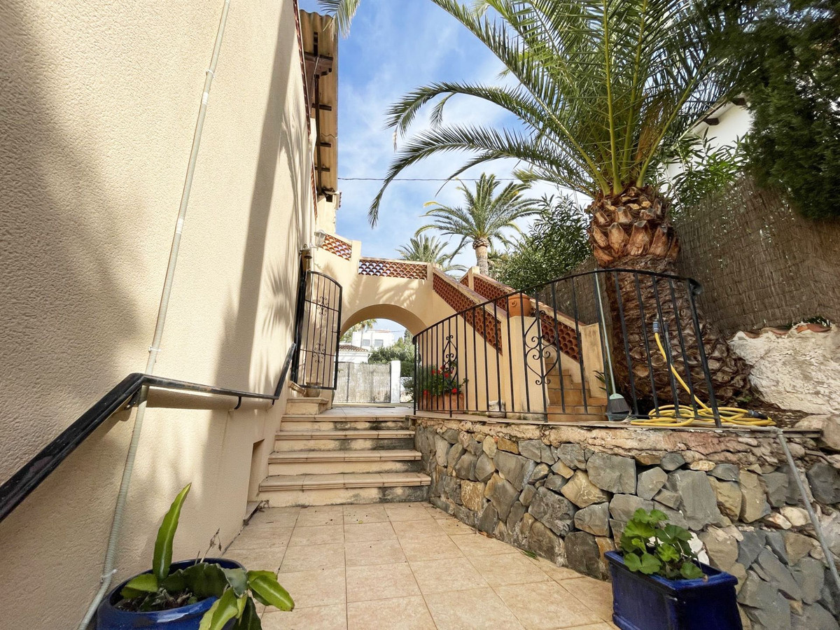 Se vende Villa - Chalet de 4 dormitorios en Costa Blanca, Alicante, España