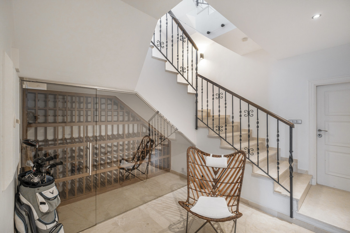 Se vende Villa - Chalet de 6 dormitorios en Costa Del Sol, Málaga, España