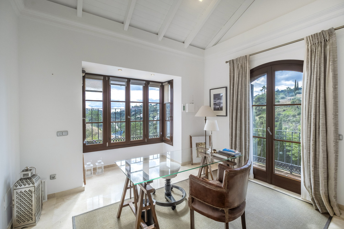 Se vende Villa - Chalet de 6 dormitorios en Costa Del Sol, Málaga, España