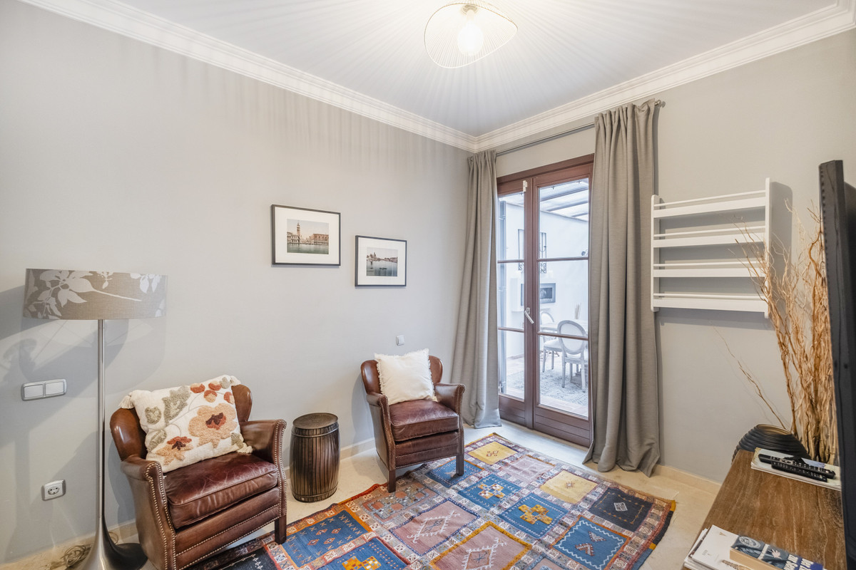 Se vende Villa - Chalet de 6 dormitorios en Costa Del Sol, Málaga, España