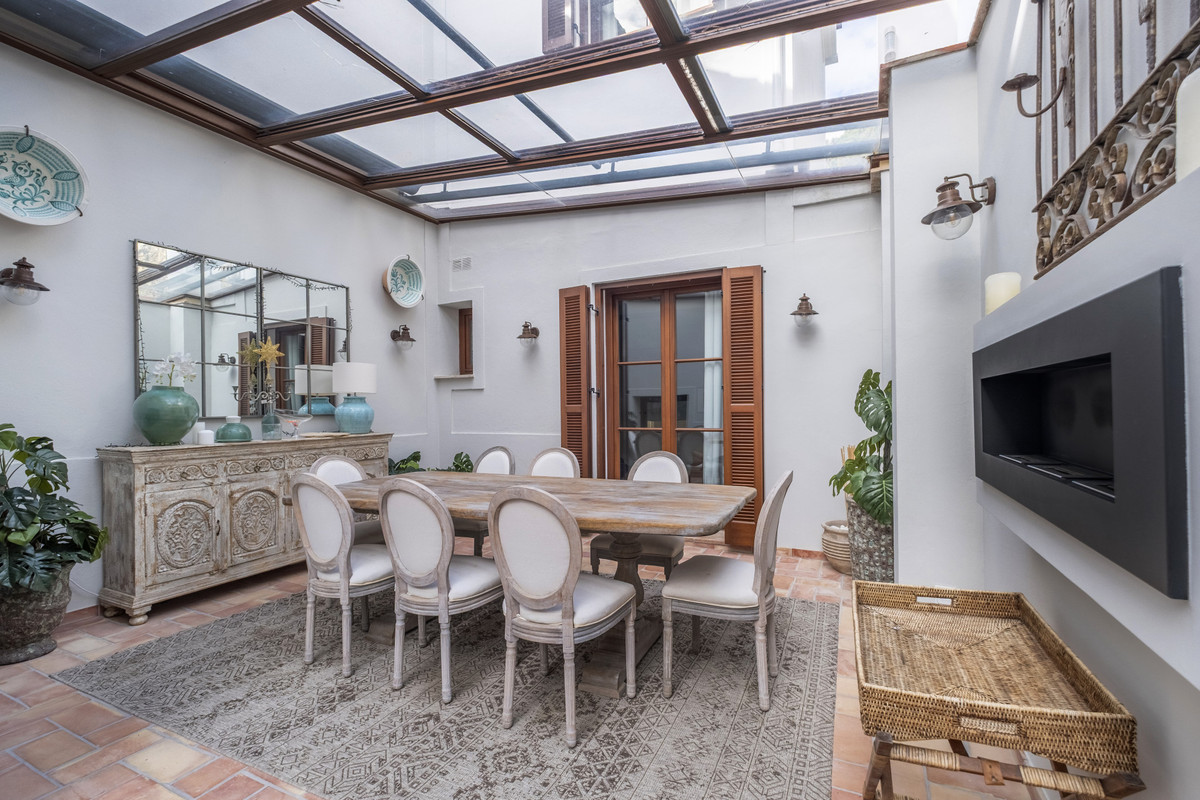 Se vende Villa - Chalet de 6 dormitorios en Costa Del Sol, Málaga, España