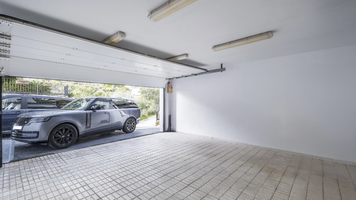 Se vende Villa - Chalet de 6 dormitorios en Costa Del Sol, Málaga, España