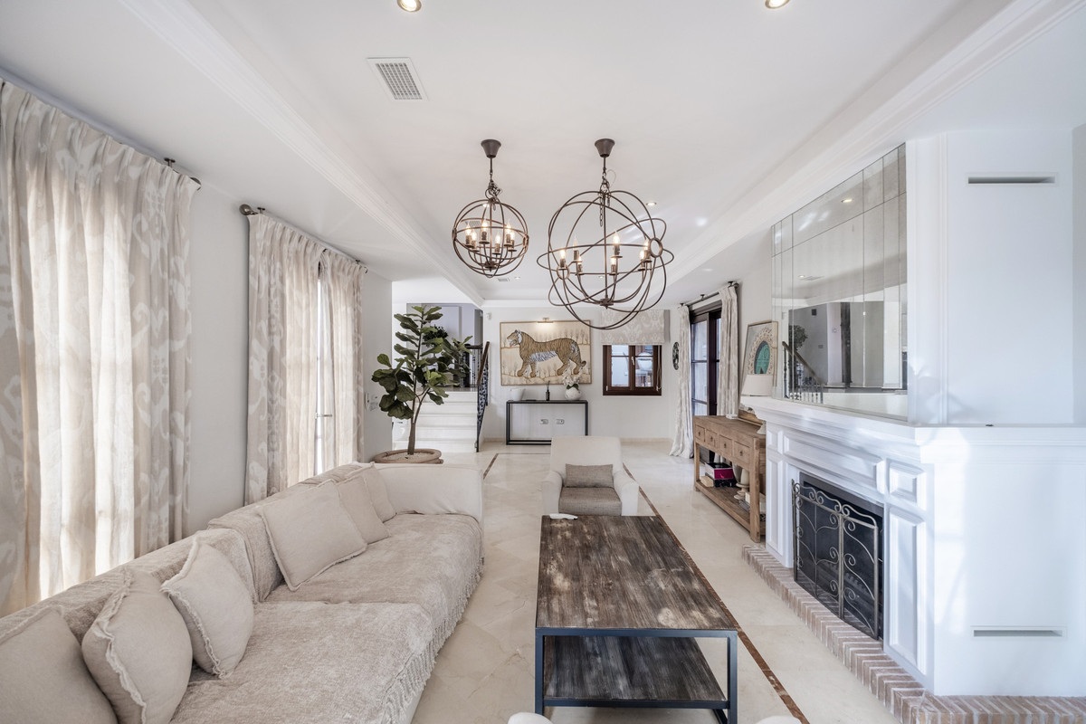 Se vende Villa - Chalet de 6 dormitorios en Costa Del Sol, Málaga, España