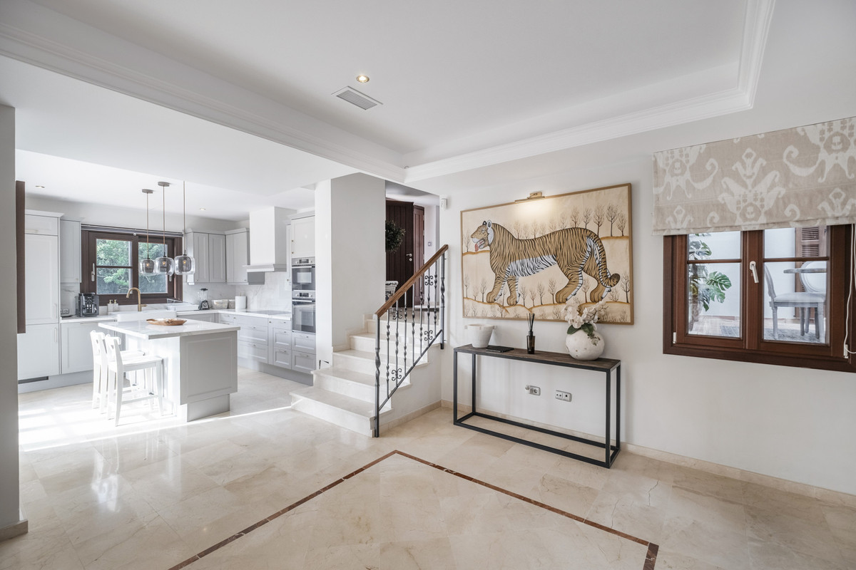 Se vende Villa - Chalet de 6 dormitorios en Costa Del Sol, Málaga, España
