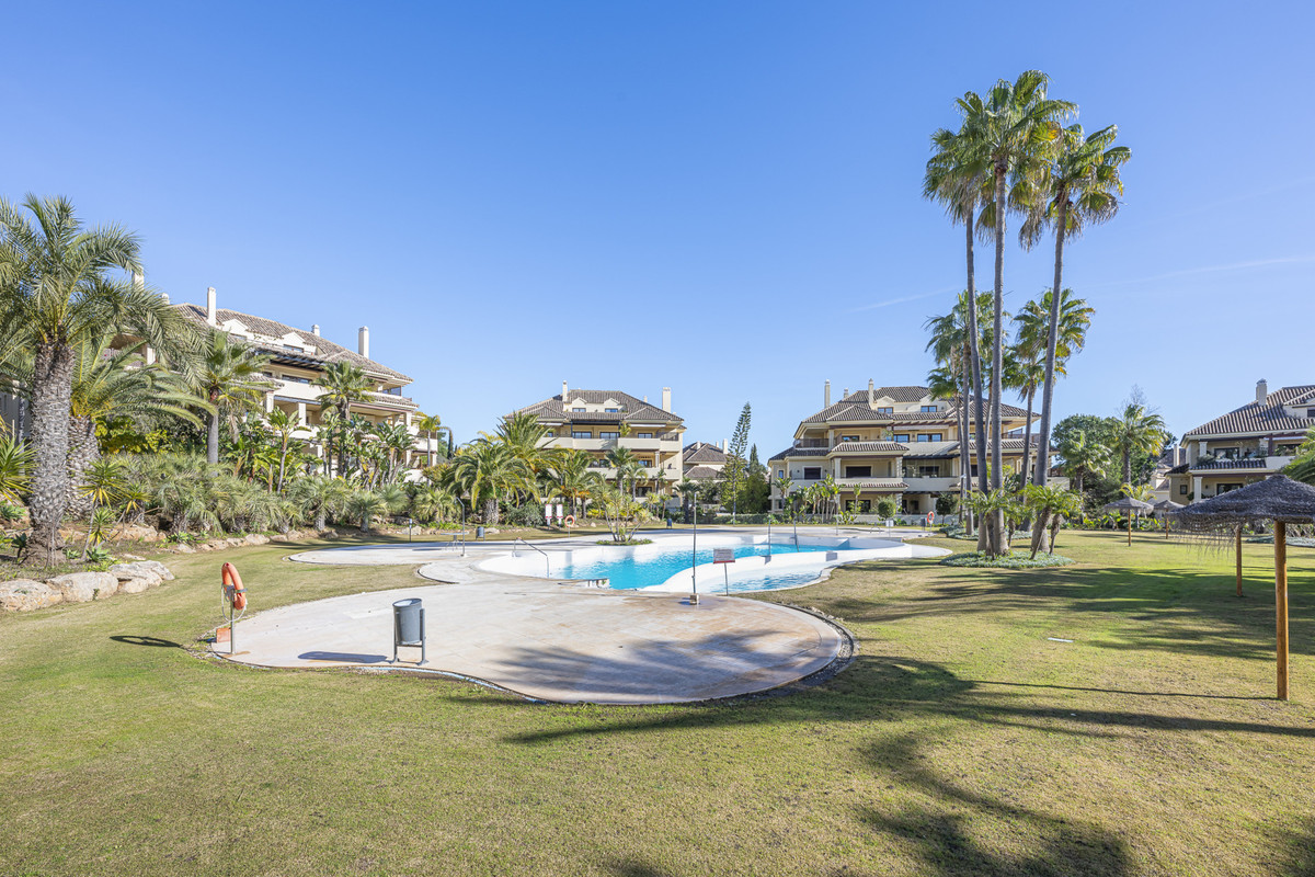 Se vende Apartamento Planta Baja de 2 dormitorios en Costa Del Sol, Cadiz, España