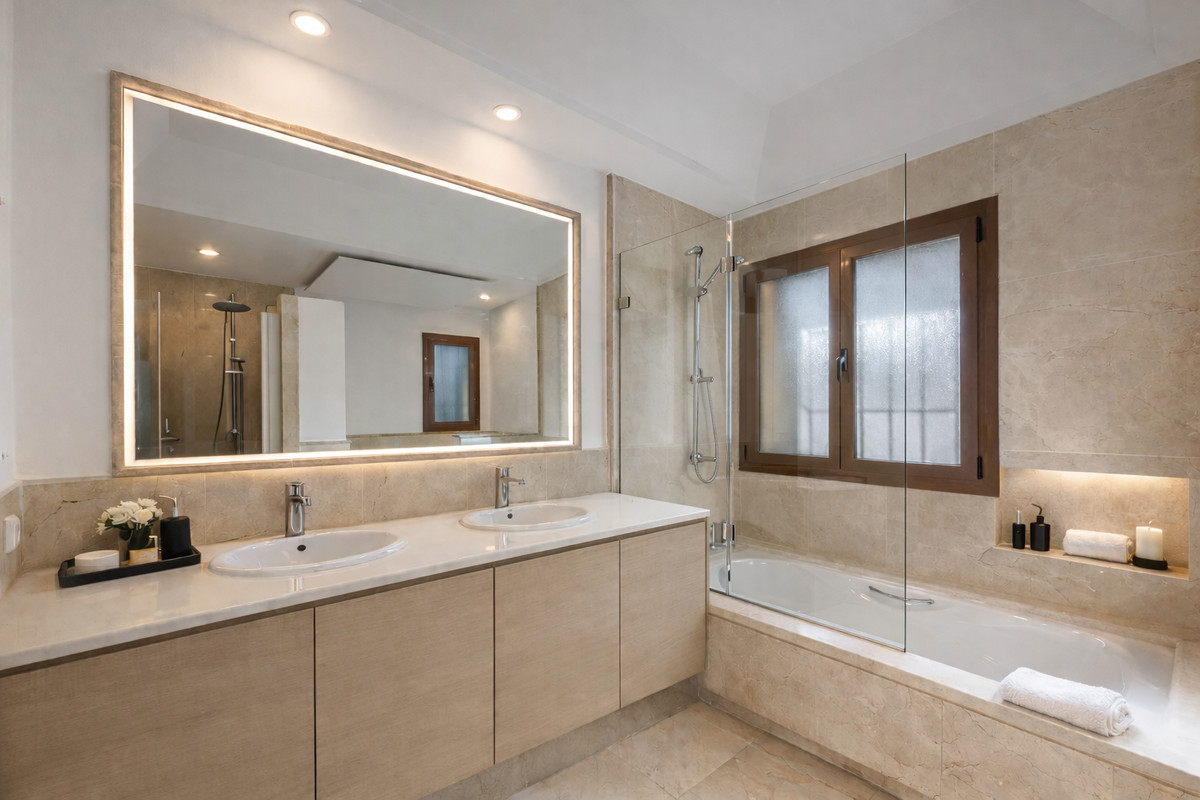 Se vende Apartamento Planta Baja de 2 dormitorios en Costa Del Sol, Cadiz, España