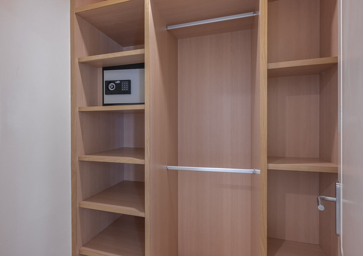 Se vende Apartamento Planta Baja de 2 dormitorios en Costa Del Sol, Cadiz, España