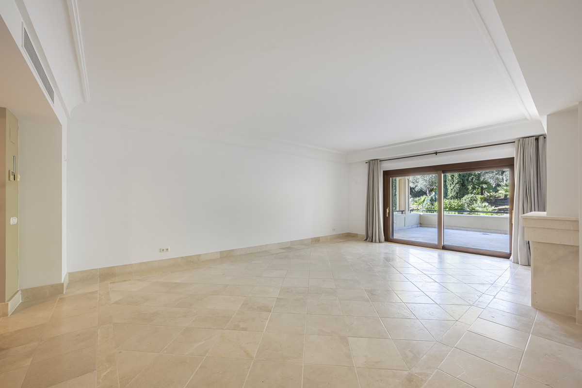 Se vende Apartamento Planta Baja de 2 dormitorios en Costa Del Sol, Cadiz, España