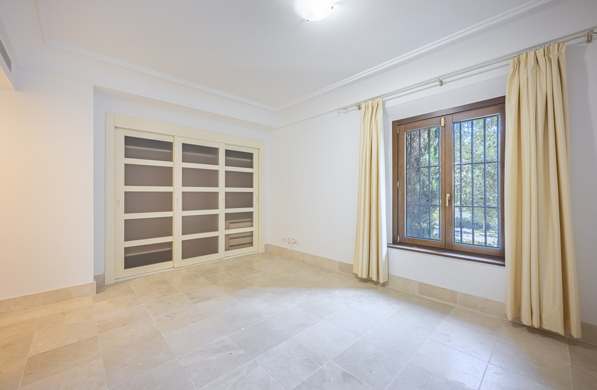 Se vende Apartamento Planta Baja de 2 dormitorios en Costa Del Sol, Cadiz, España