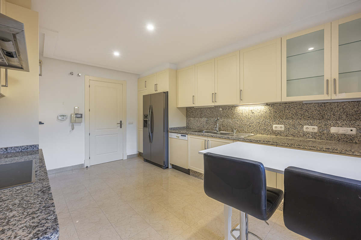 Se vende Apartamento Planta Baja de 2 dormitorios en Costa Del Sol, Cadiz, España