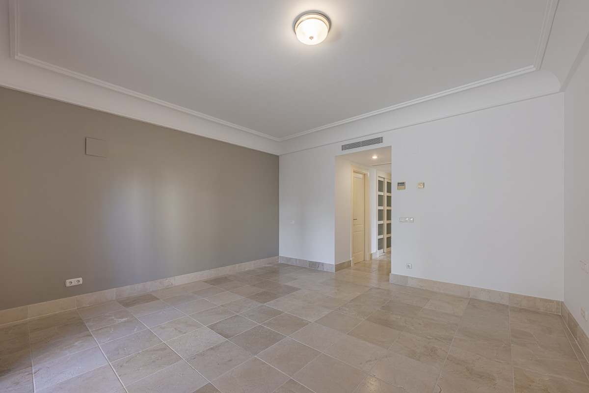 Se vende Apartamento Planta Baja de 2 dormitorios en Costa Del Sol, Cadiz, España