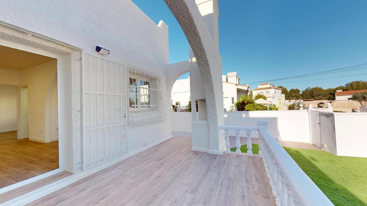 2 Bed Townhouse for sale in Blue Lagoon Costa Blanca, Alicante, Spain