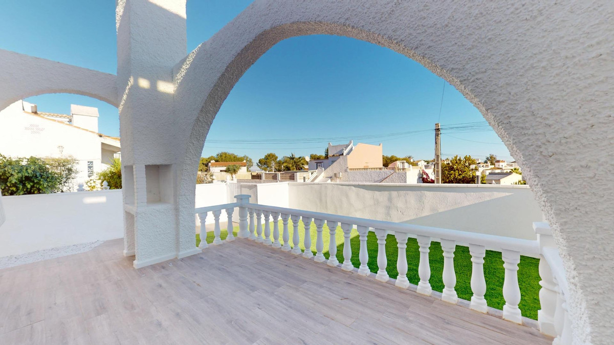 2 Bed Townhouse for sale in Blue Lagoon Costa Blanca, Alicante, Spain