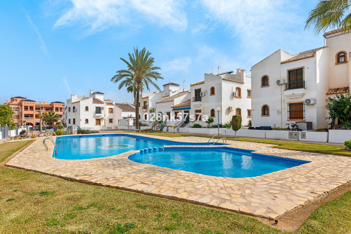 Se vende Ático de 2 dormitorios en Costa Blanca, Alicante, España