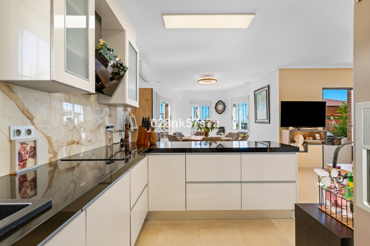 3 Bed Townhouse for sale in Urbanización El Raso Costa Blanca, Alicante, Spain