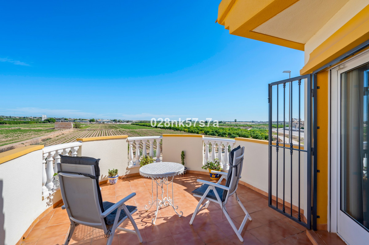 3 Bed Townhouse for sale in Urbanización El Raso Costa Blanca, Alicante, Spain