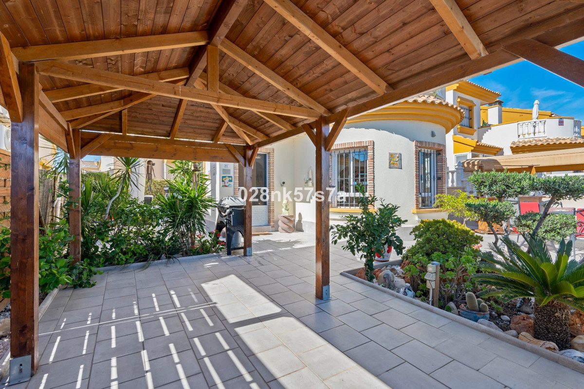 3 Bed Townhouse for sale in Urbanización El Raso Costa Blanca, Alicante, Spain