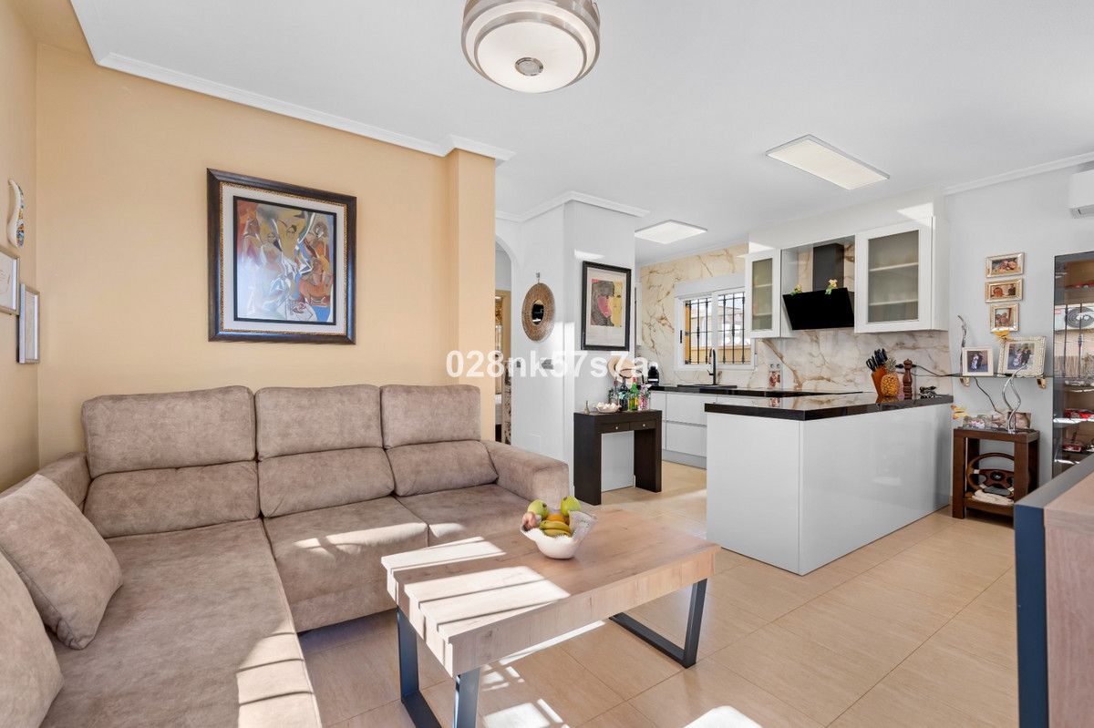 3 Bed Townhouse for sale in Urbanización El Raso Costa Blanca, Alicante, Spain