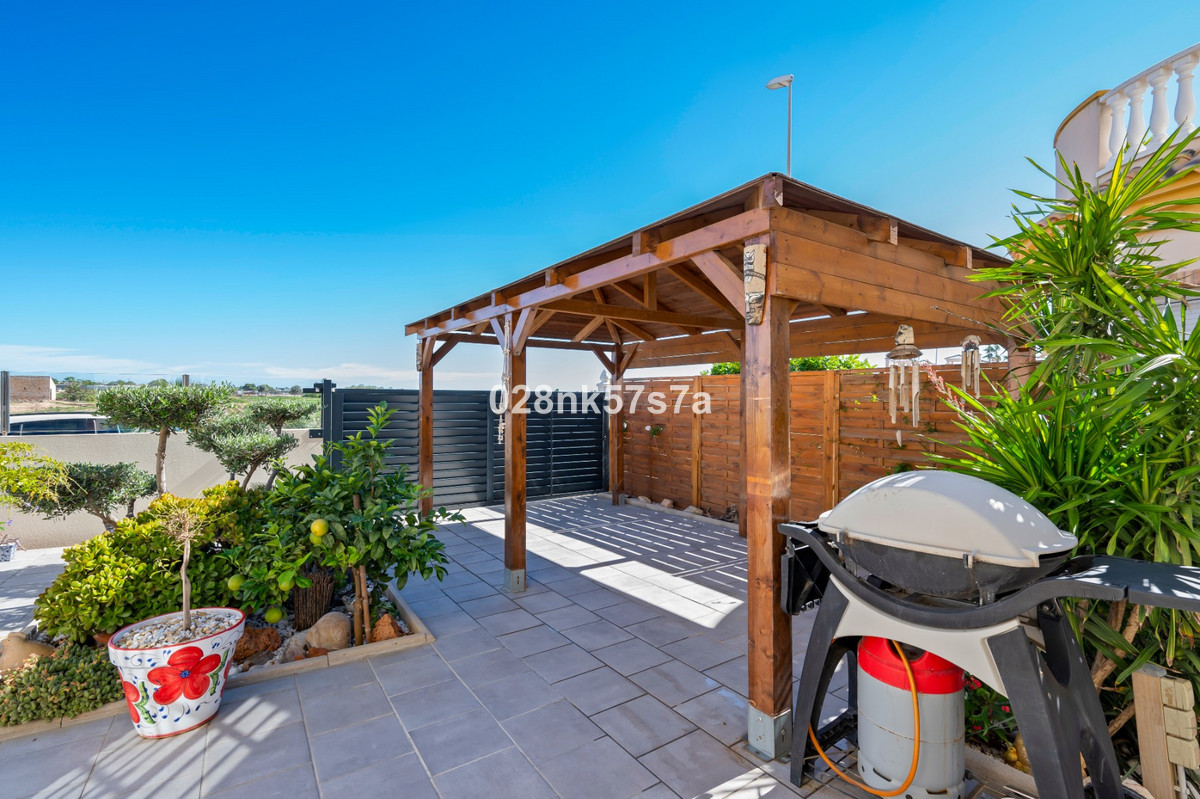 3 Bed Townhouse for sale in Urbanización El Raso Costa Blanca, Alicante, Spain