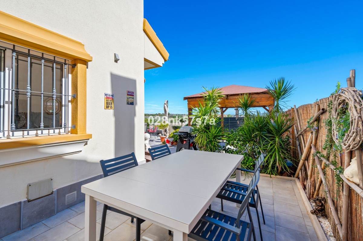 3 Bed Townhouse for sale in Urbanización El Raso Costa Blanca, Alicante, Spain