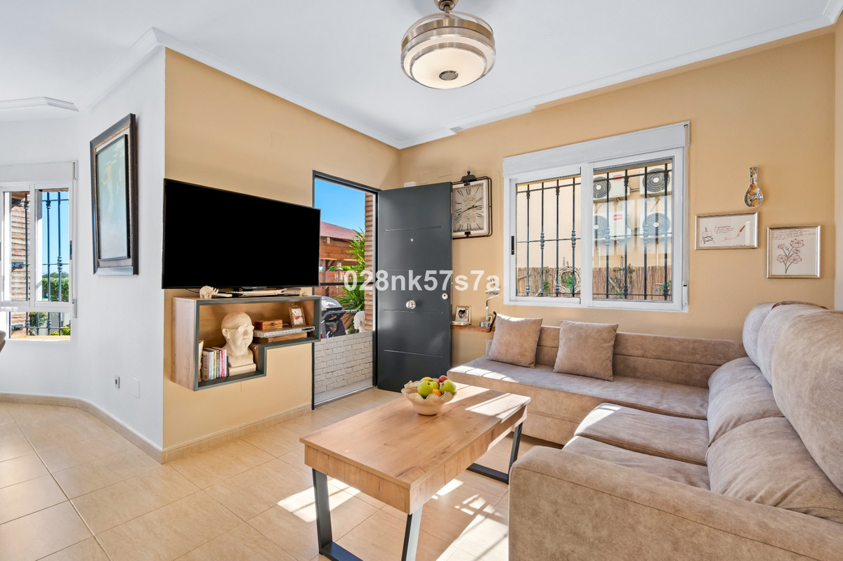 3 Bed Townhouse for sale in Urbanización El Raso Costa Blanca, Alicante, Spain