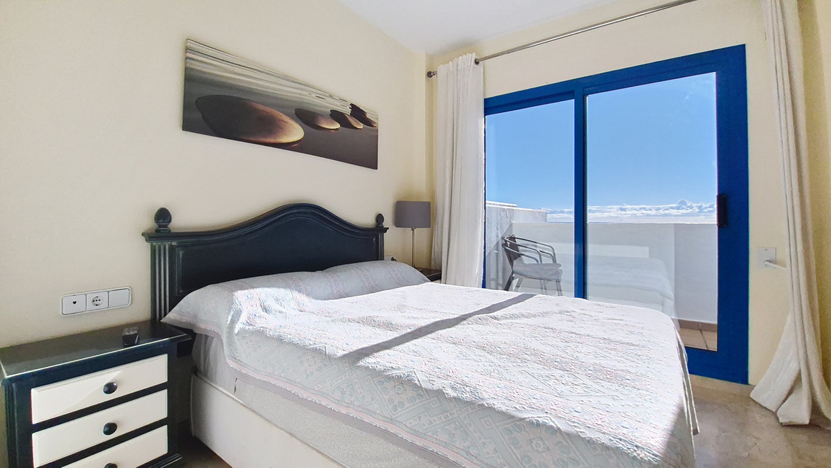 3 Bed Apartment for sale in La Duquesa Costa Del Sol, Málaga, Spain