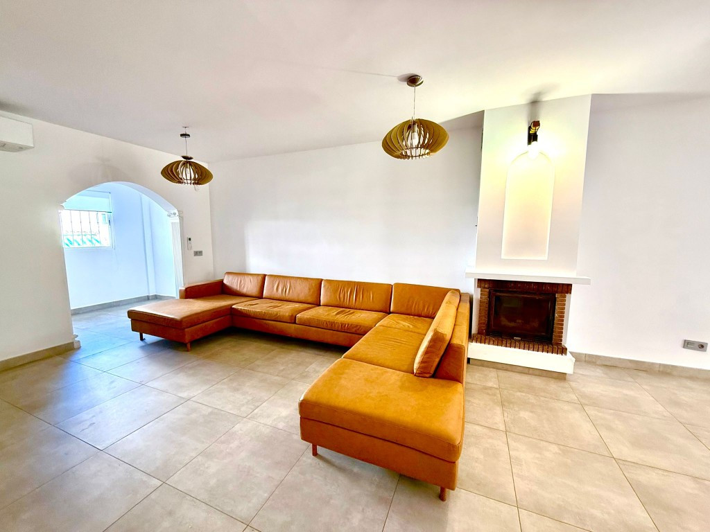 3 Bed Townhouse for sale in Estepona Costa Del Sol, Málaga, Spain