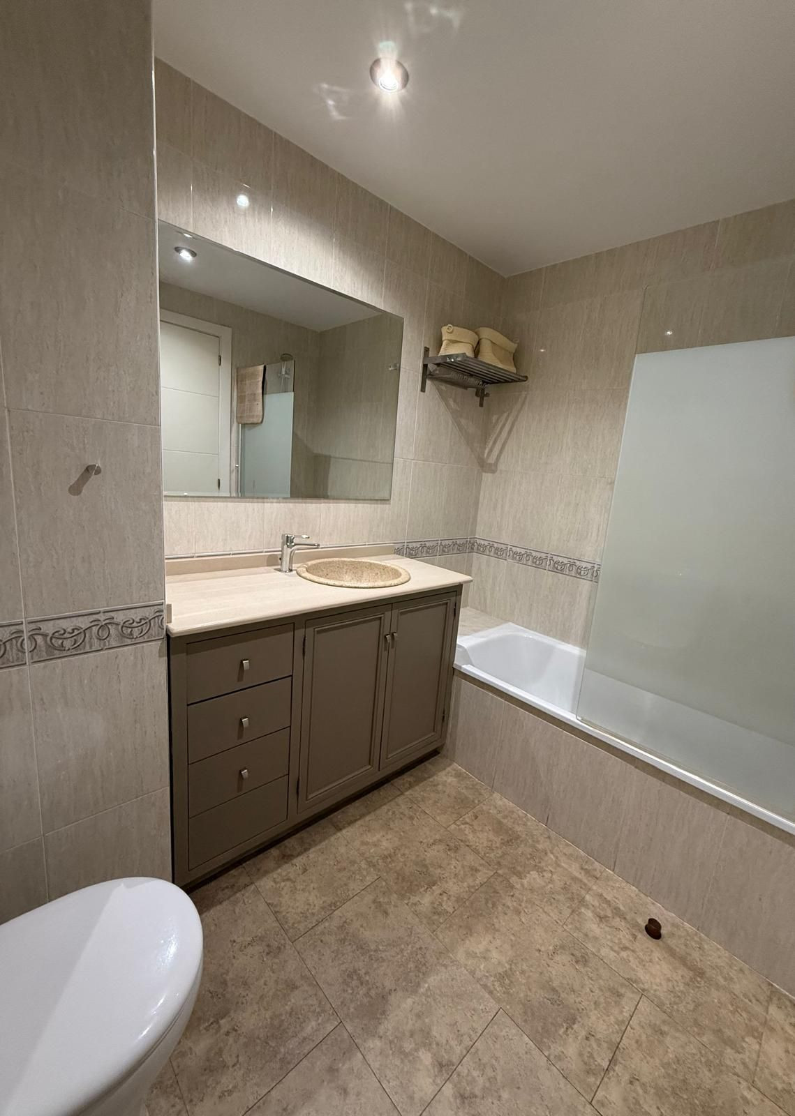 Se vende Apartamento Planta Media de 3 dormitorios en Costa Del Sol, Málaga, España