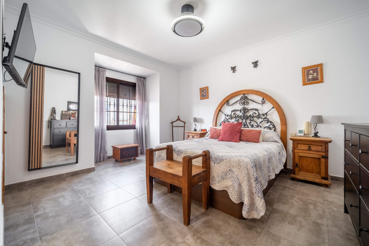 3 Bed Townhouse for sale in Estepona Costa Del Sol, Málaga, Spain