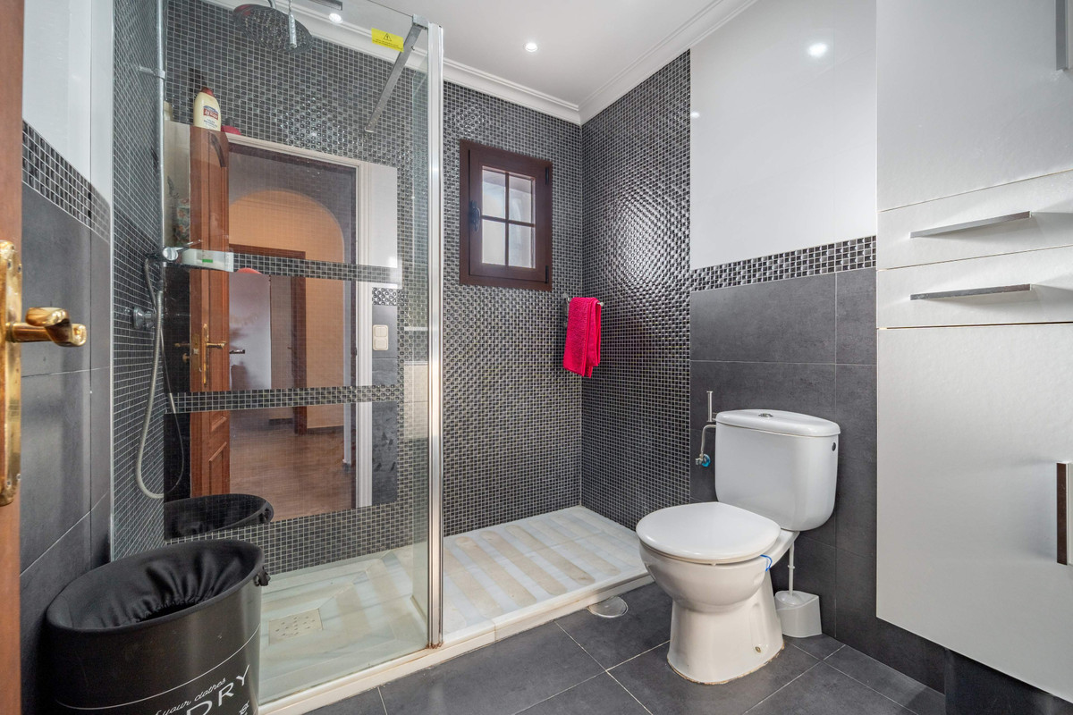 3 Bed Townhouse for sale in Estepona Costa Del Sol, Málaga, Spain