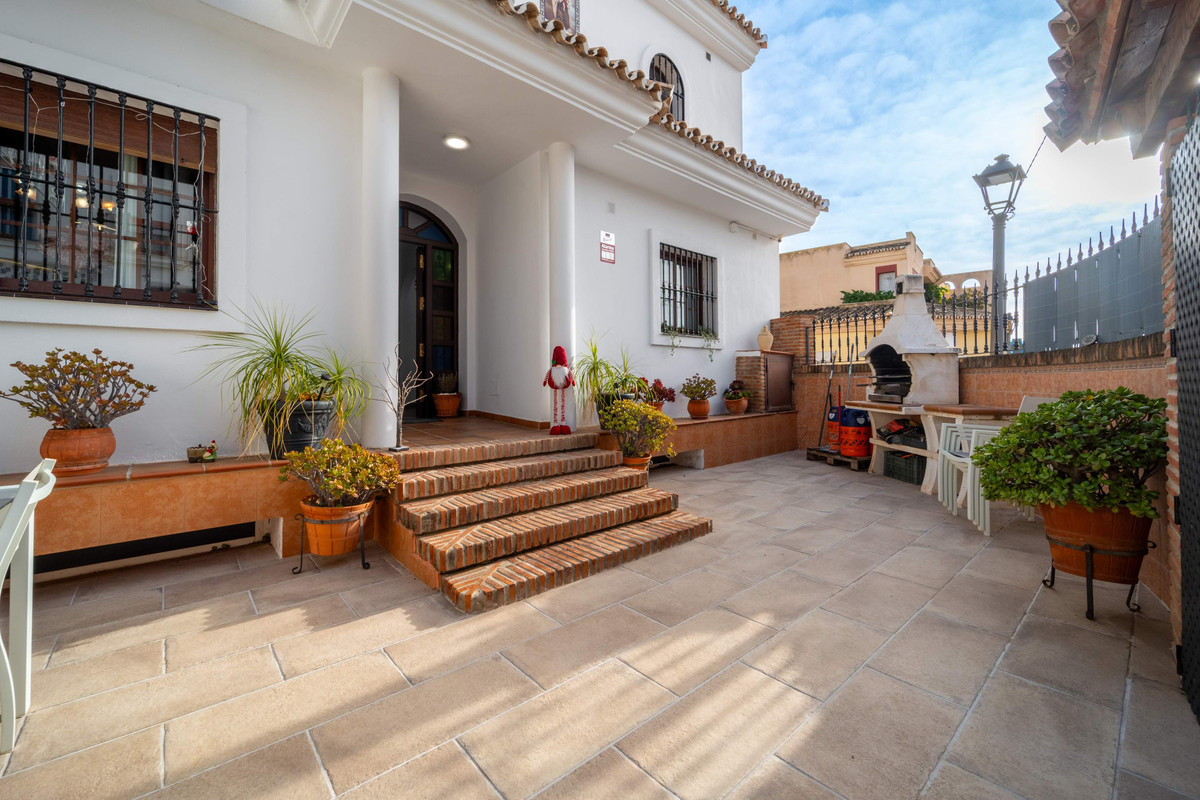 3 Bed Townhouse for sale in Estepona Costa Del Sol, Málaga, Spain