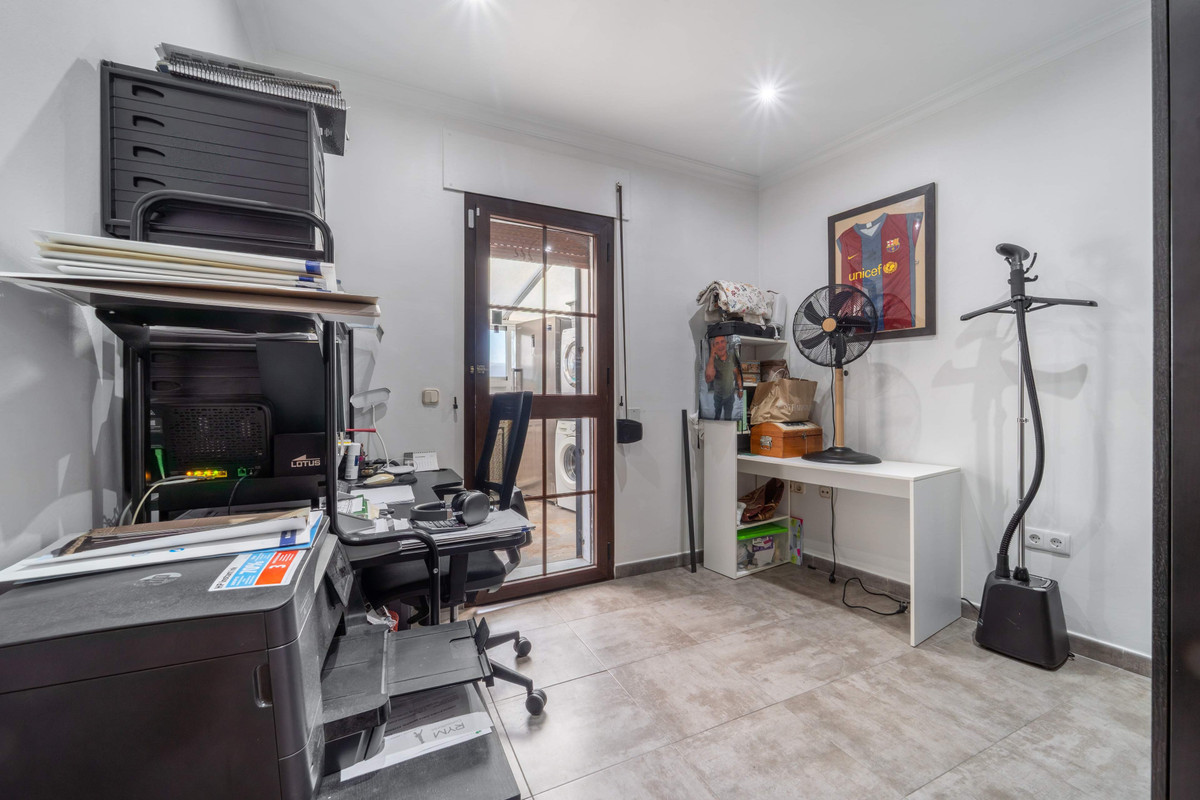 3 Bed Townhouse for sale in Estepona Costa Del Sol, Málaga, Spain