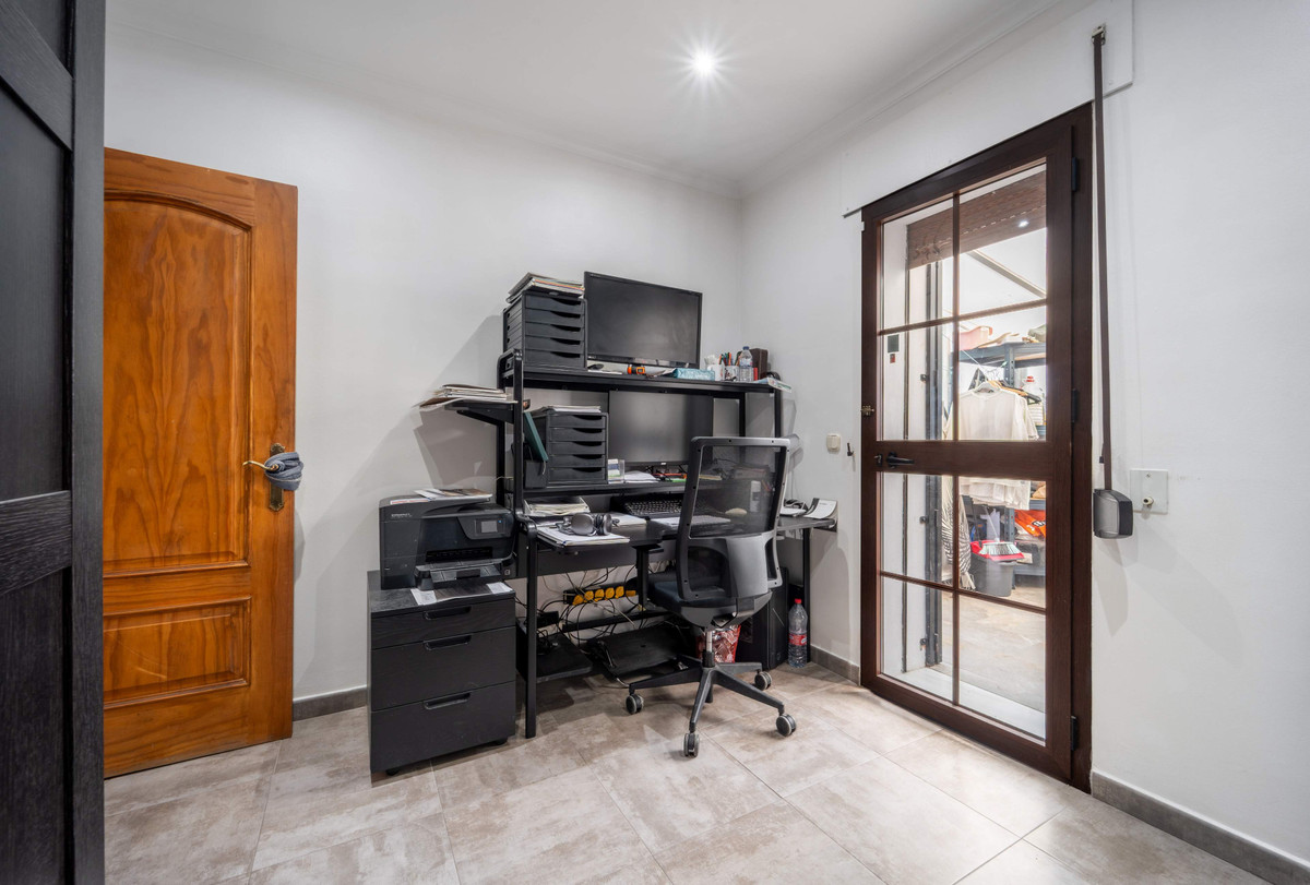 3 Bed Townhouse for sale in Estepona Costa Del Sol, Málaga, Spain