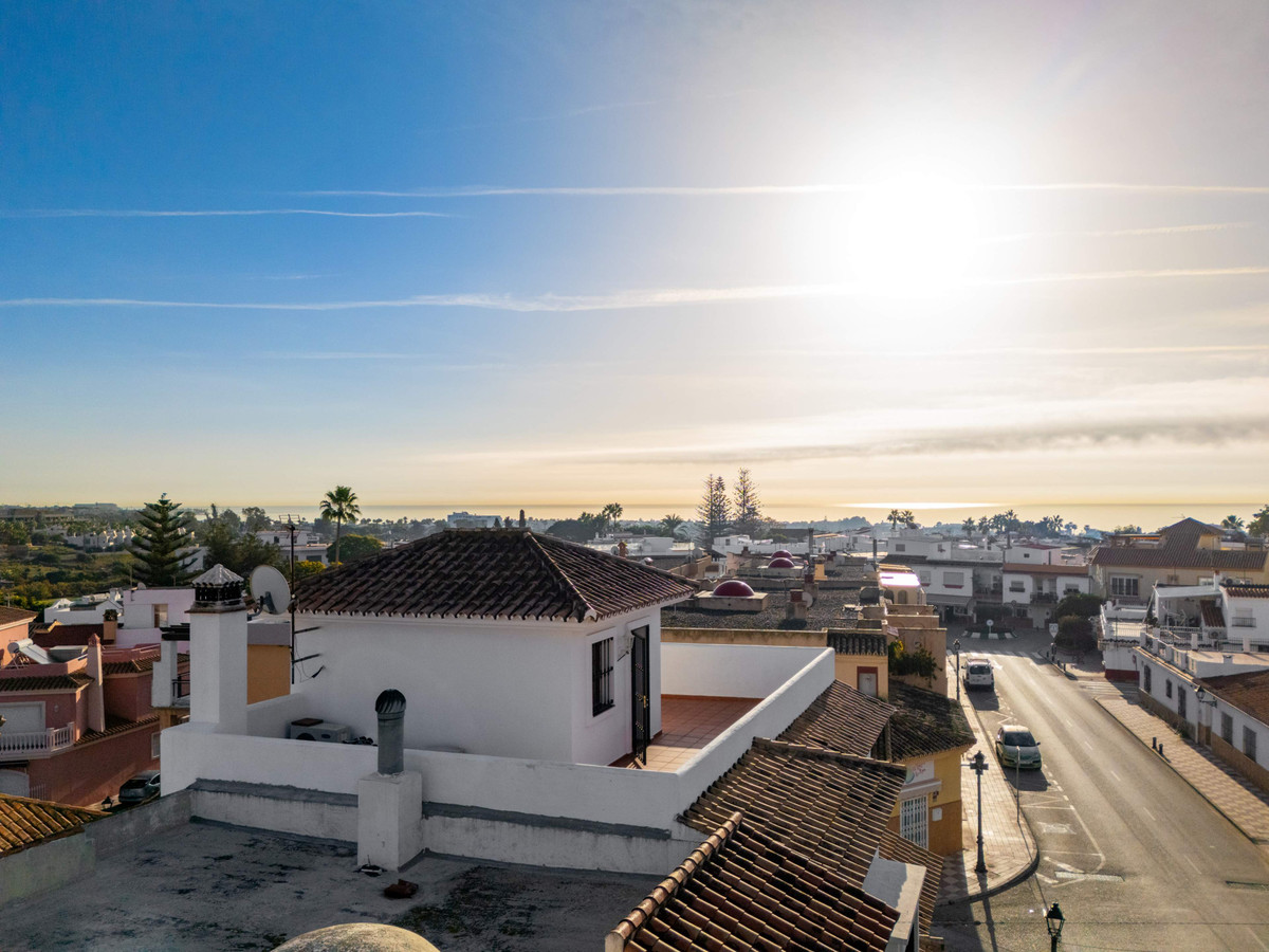 3 Bed Townhouse for sale in Estepona Costa Del Sol, Málaga, Spain