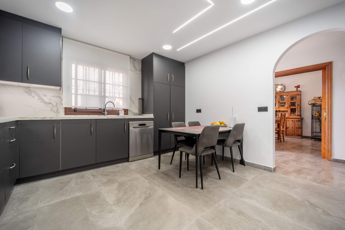 3 Bed Townhouse for sale in Estepona Costa Del Sol, Málaga, Spain