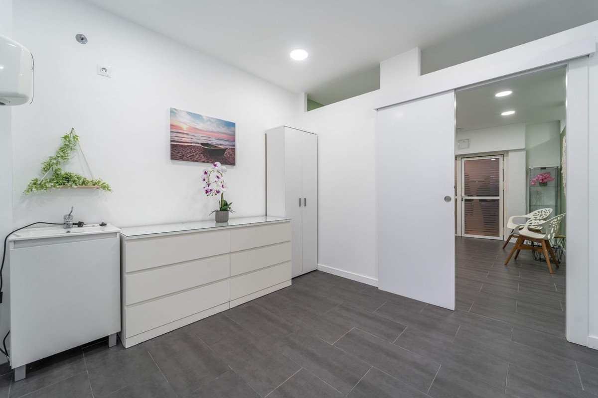 Se vende Local comercial  en Costa Del Sol, Málaga, España