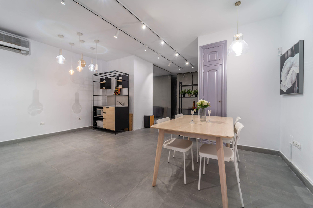 Se vende Local comercial  en Costa Del Sol, Málaga, España