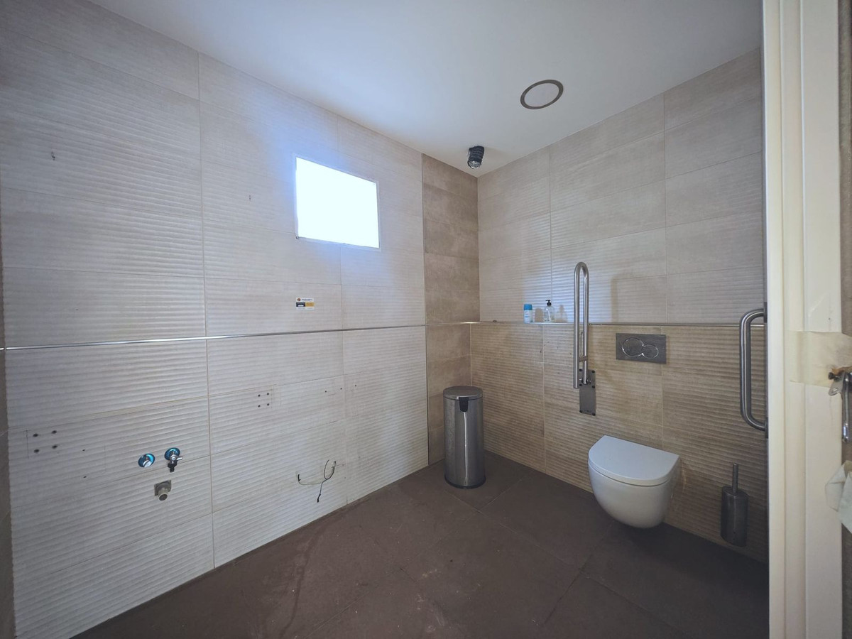 Commercial unit for sale in Benalmadena Costa Del Sol, Málaga, Spain