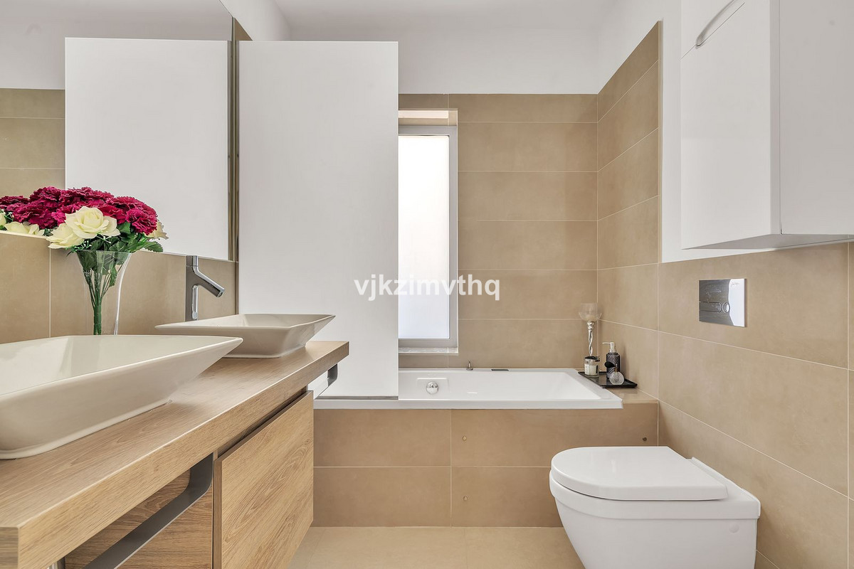 3 Bed Apartment for sale in Benalmadena Costa Del Sol, Málaga, Spain