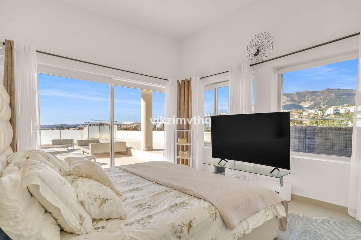 3 Bed Apartment for sale in Benalmadena Costa Del Sol, Málaga, Spain