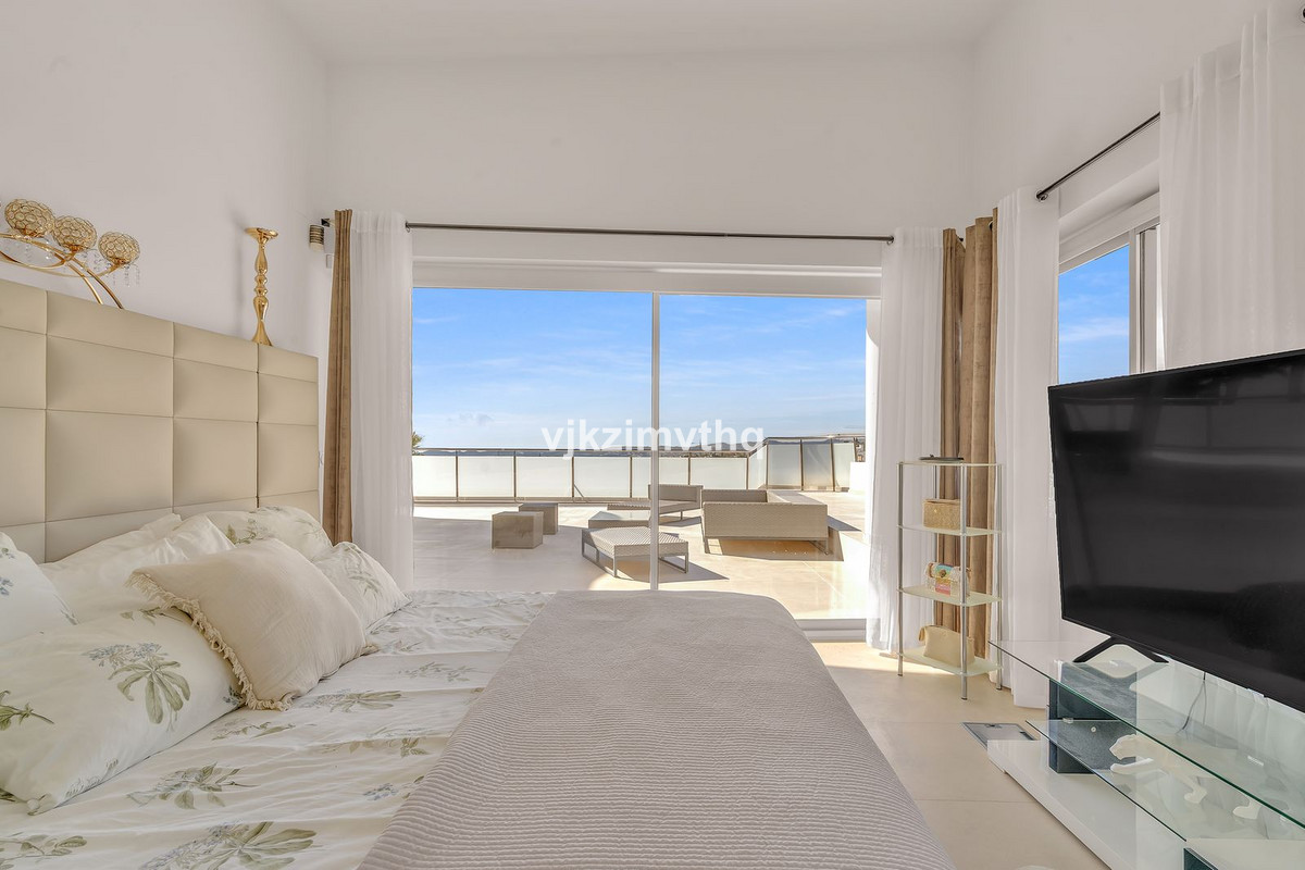 3 Bed Apartment for sale in Benalmadena Costa Del Sol, Málaga, Spain