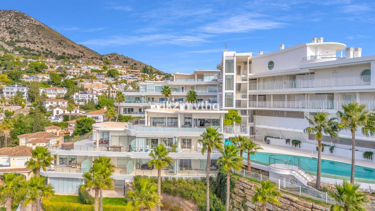 3 Bed Apartment for sale in Benalmadena Costa Del Sol, Málaga, Spain
