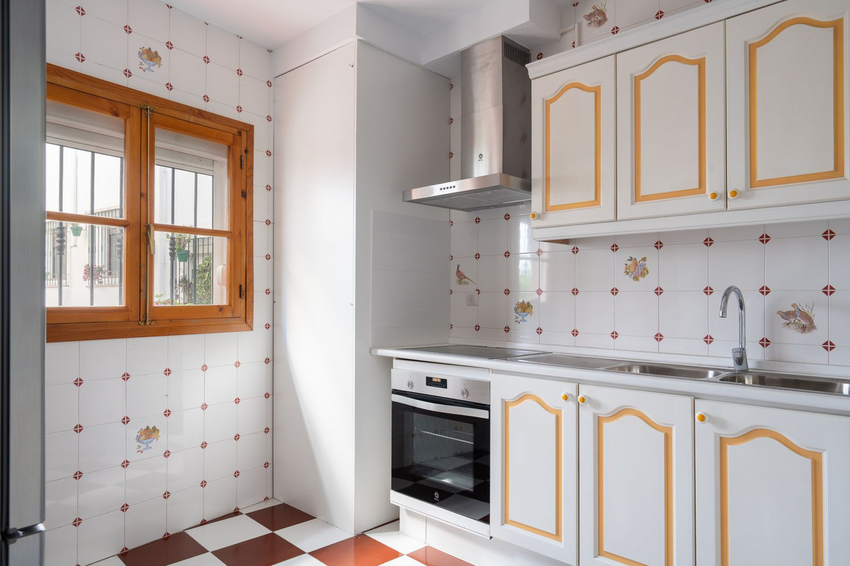 5 Bed Townhouse for sale in Estepona Costa Del Sol, Málaga, Spain