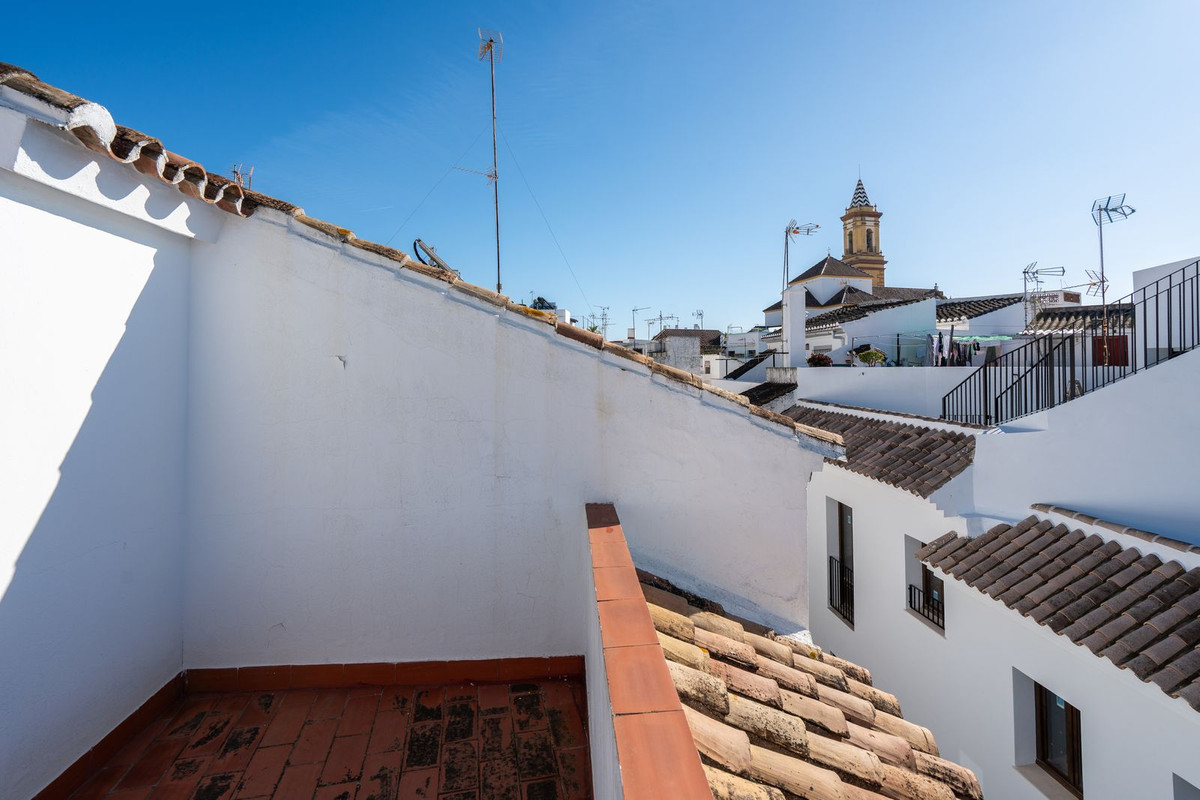 5 Bed Townhouse for sale in Estepona Costa Del Sol, Málaga, Spain
