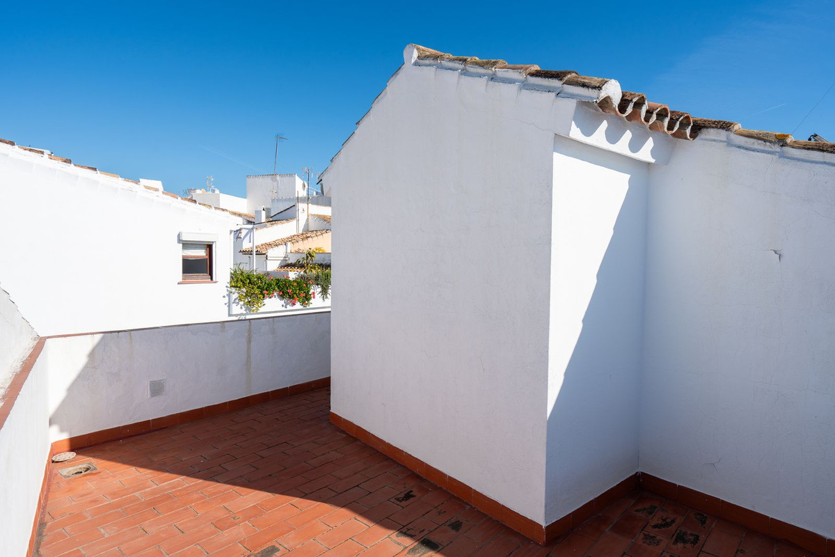 5 Bed Townhouse for sale in Estepona Costa Del Sol, Málaga, Spain