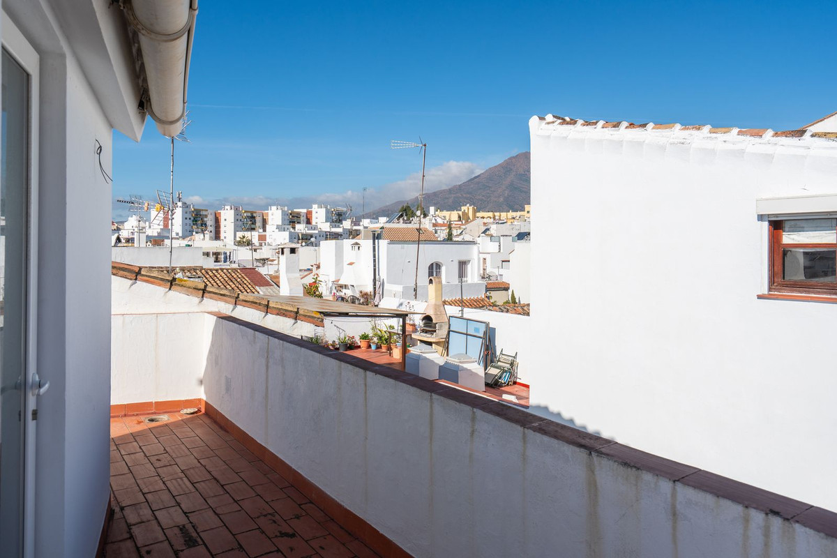5 Bed Townhouse for sale in Estepona Costa Del Sol, Málaga, Spain