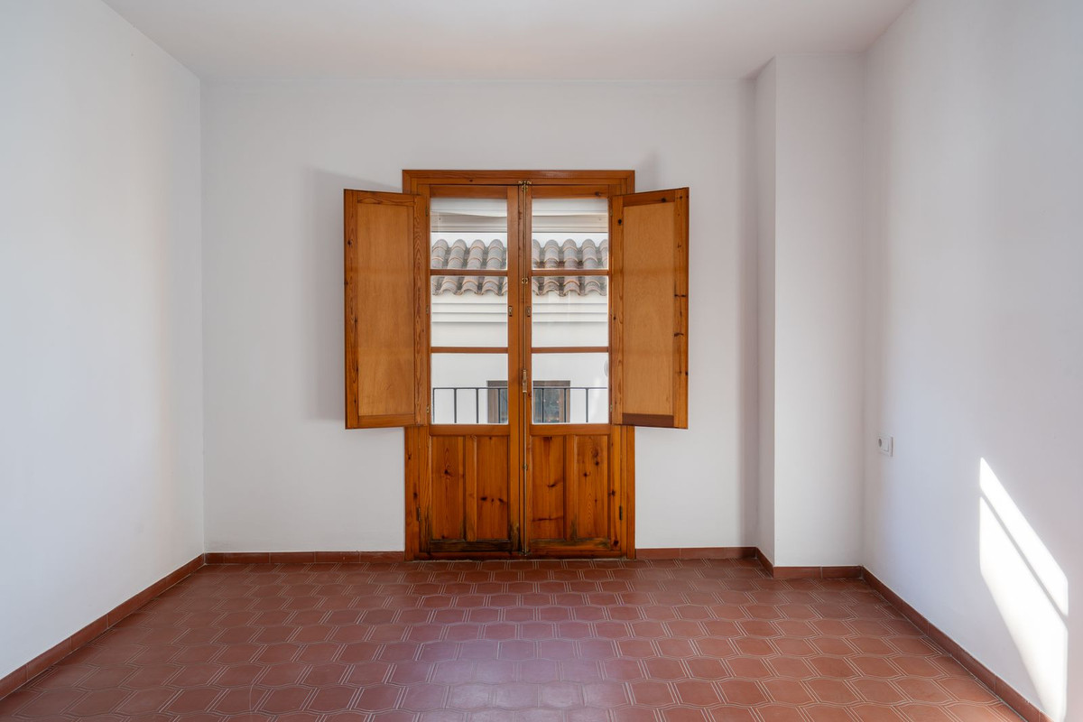 5 Bed Townhouse for sale in Estepona Costa Del Sol, Málaga, Spain